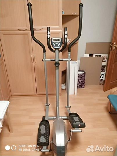 Эллиптический тренажер Carbon E200 эллипс элипсоид