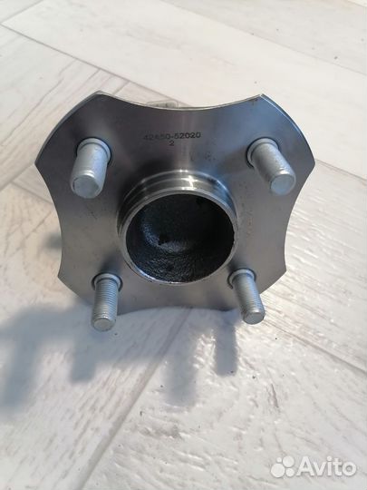 Ступица задняя Toyota Vitz