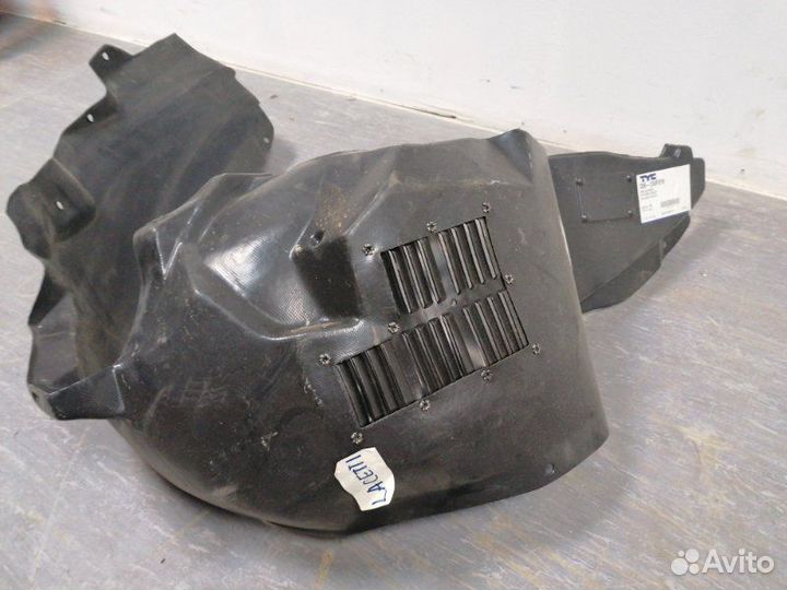 Подкрылок локер передний правый Chevrolet Lacetti