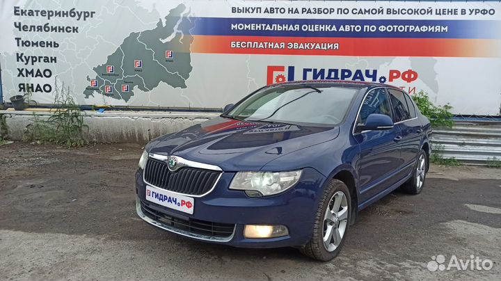 Стекло двери задней правой Skoda Superb 2 3T584520