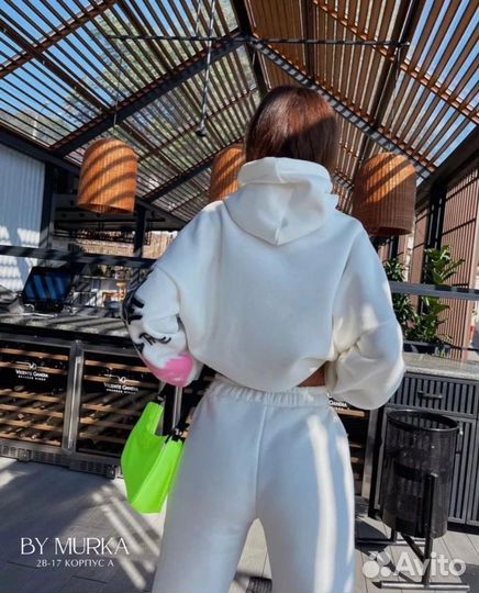 Спортивный костюм женский