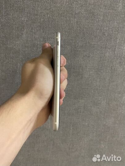 iPhone SE (2020), 64 ГБ