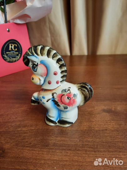 Фигурка лошадка