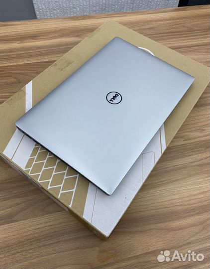 Ноутбук dell xps 15 9550