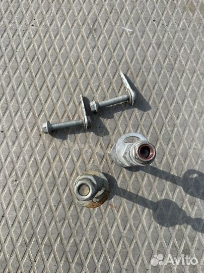 Болт крепления переднего рычага dodge ram 5gen