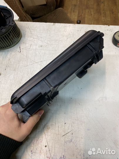 Корпус блока предохранителей Volkswagen Passat B5