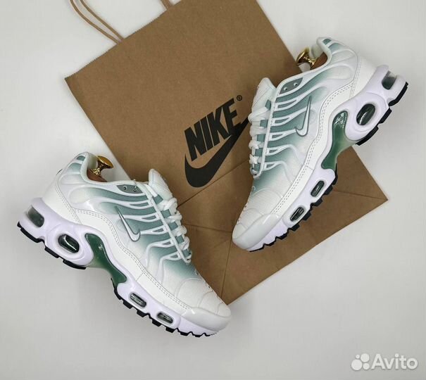 Кроссовки женские Nike Air Max Tn Plus