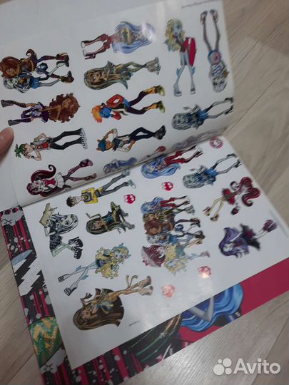 Книга Monster High с наклейками