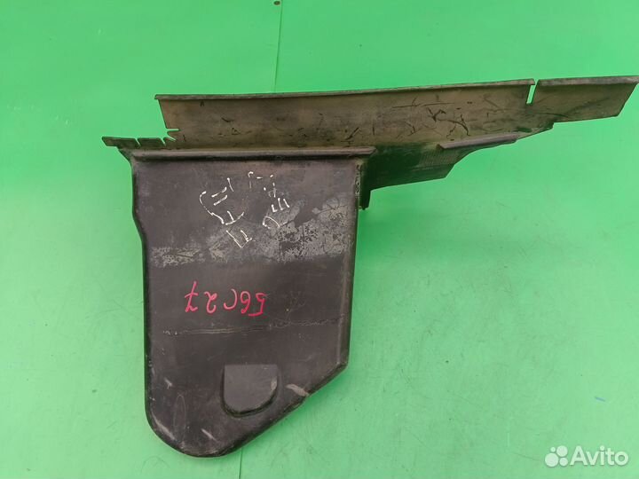 Дефлектор радиатора правый для Ford Focus 2