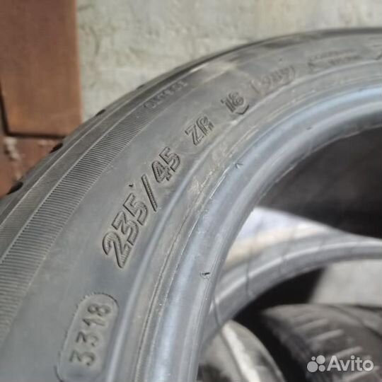 Michelin Pilot Sport 3 235/45 R18