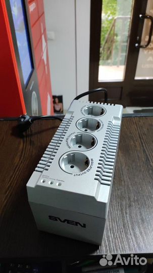 Стабилизатор напряжения VR-F1500 500 Вт