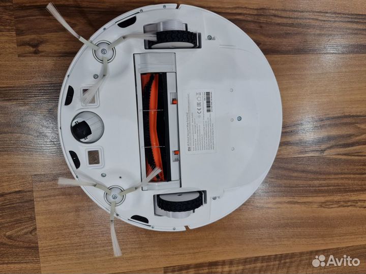 Робот-пылесос Xiaomi Mi Robot Vacuum-Mop Essential