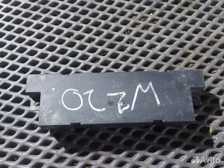 Блок управления Мерседес 2208300085