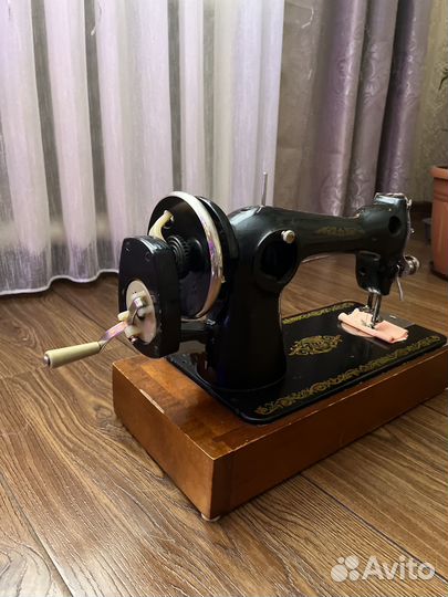 Швейная машина подольск (ручная)