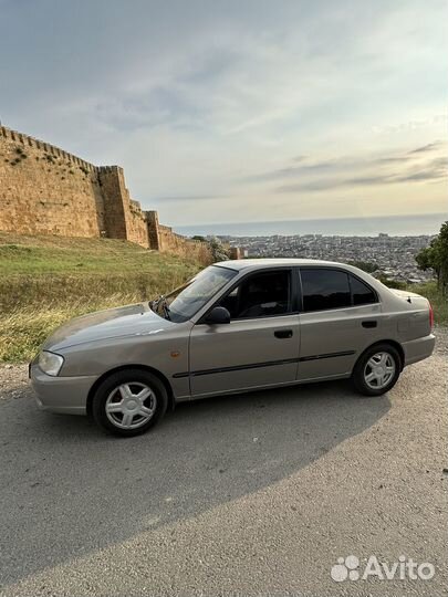 Hyundai accent