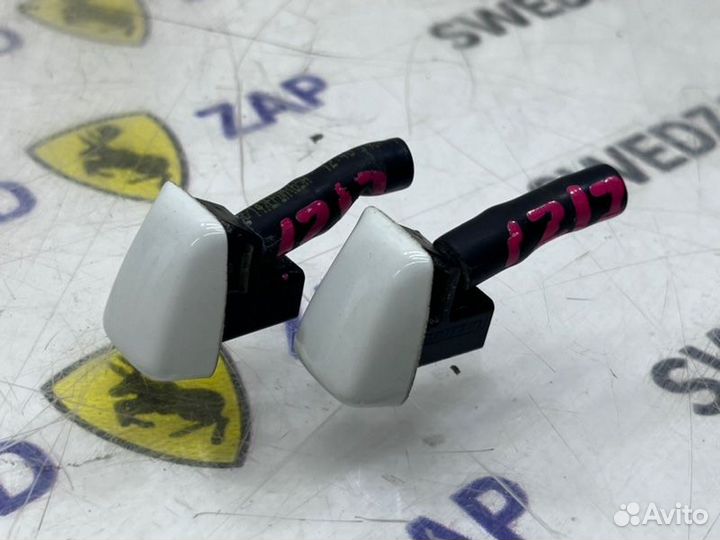 Форсунки лобового стекла Volvo S80 2015