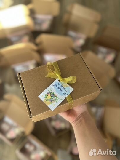 Подарок ко дню учителя, подарочные наборы учителям