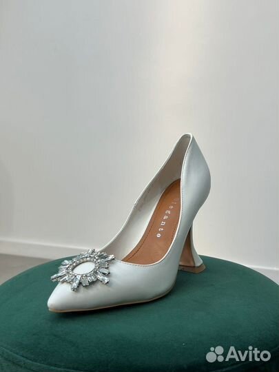 Совершенно новые туфли. Были надеты на фотосессию