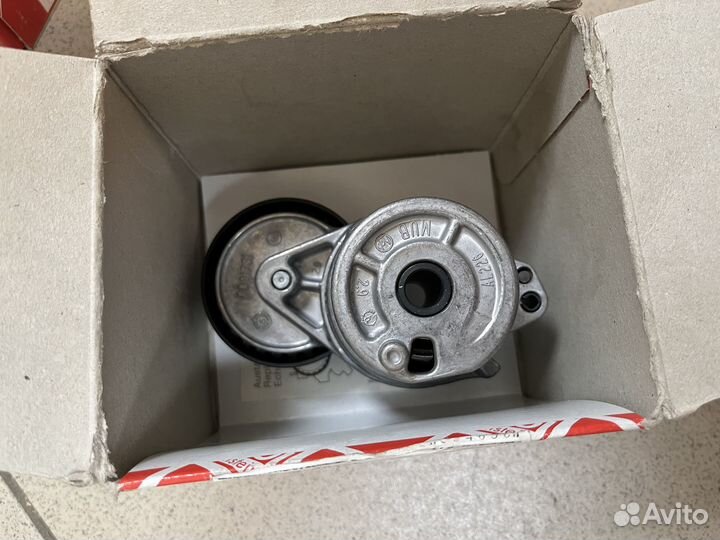 Натяжитель ремня приводного Mercedes Benz