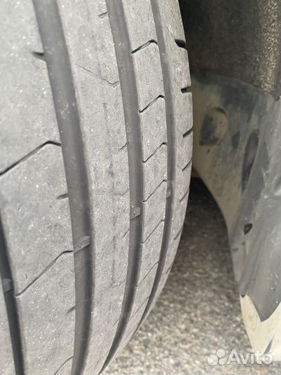 Pirelli P Zero 275/40 R21 и 315/35 R21