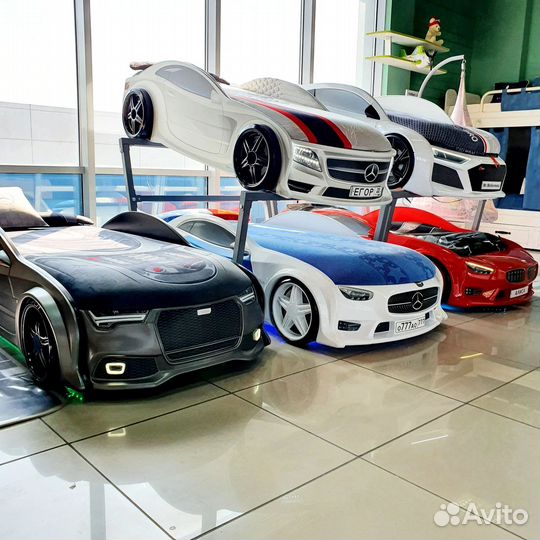 Детская кровать машина