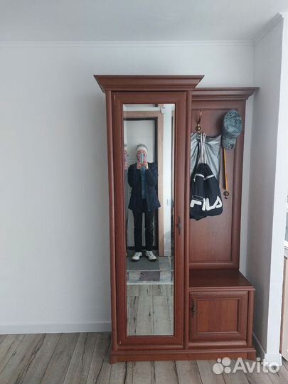 Вешалка в прихожую с зеркалом