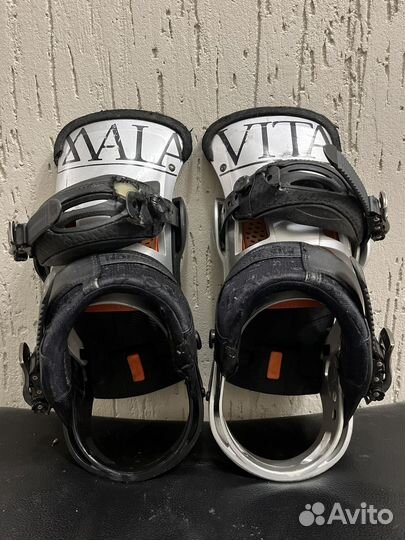 Крепления для сноуборда Burton Malavita M