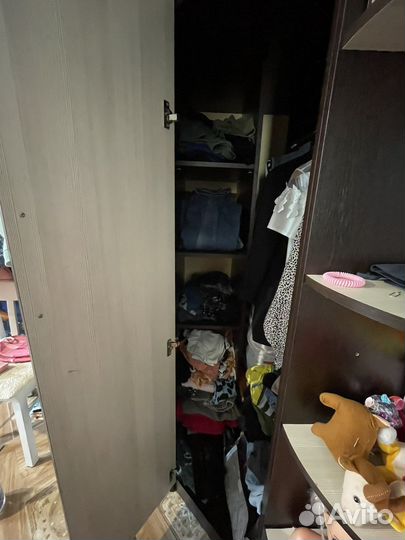 Угловой шкаф