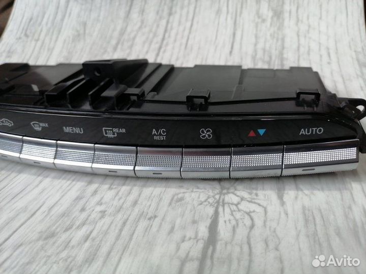 Блок управления климат-контролем Mercedes W222