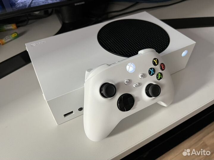 Xbox Series S + 450 игр / game pass 1 мес
