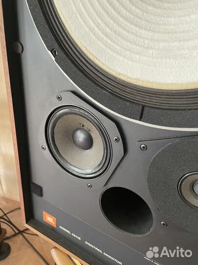 JBL 4311B - акустика