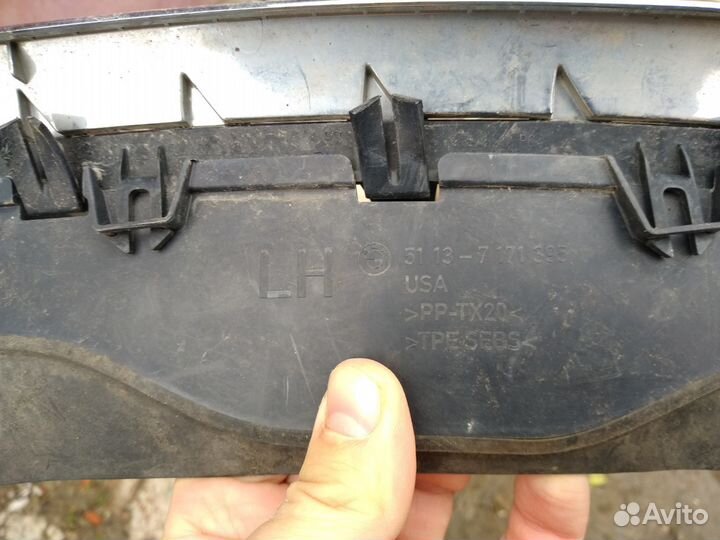 Решетка левая радиатора BMW X5 e70