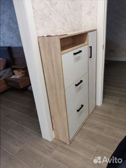 Обувница вместительная, наличие склад