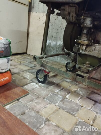 Электрогенератор армейский