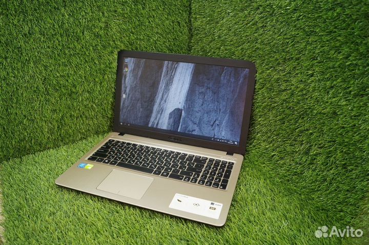 Отличный asus для игр и работы 4 ядра