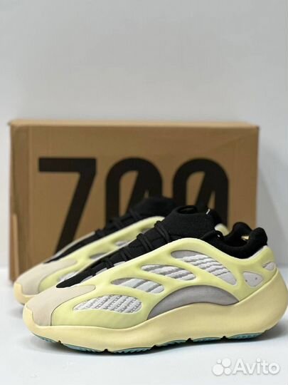 Кроссовки Adidas Originals Yeezy 700 V3