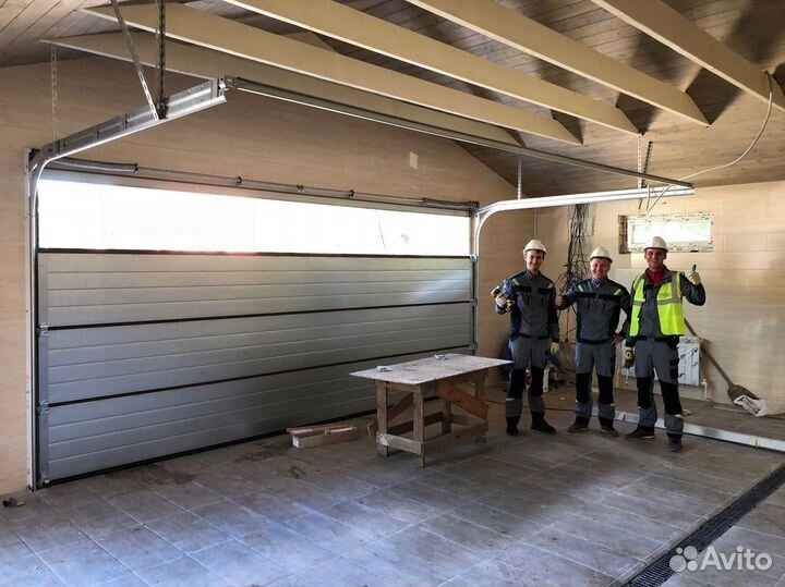 Секционные ворота