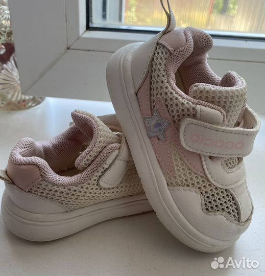 Кроссовки для девочки
