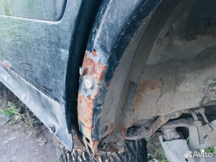 Крыло заднее левое Volvo V70/XC70