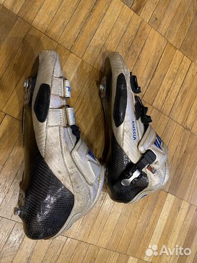 Ботинки для скоростных роликов