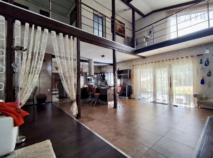 Дом 220,7 м² на участке 21 сот.