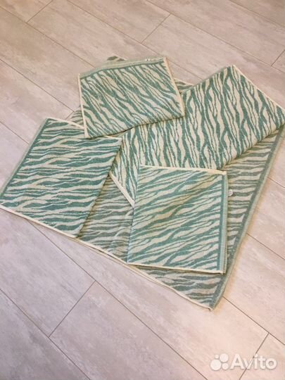 Махровые полотенца разные