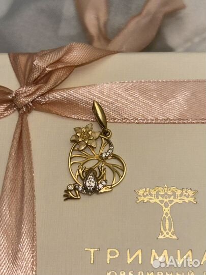 Золотой кулон с бриллиантами