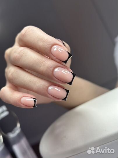 Маникюр и педикюр с покрытием гель-лак