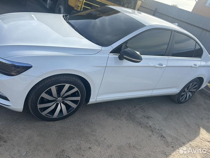 Volkswagen Passat 1.8 AMT, 2015, 214 246 км