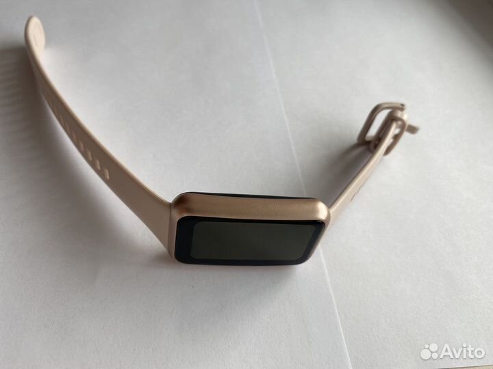 Xiaomi ми бенд 7