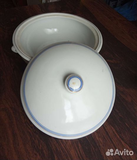 Фарфоровая супница