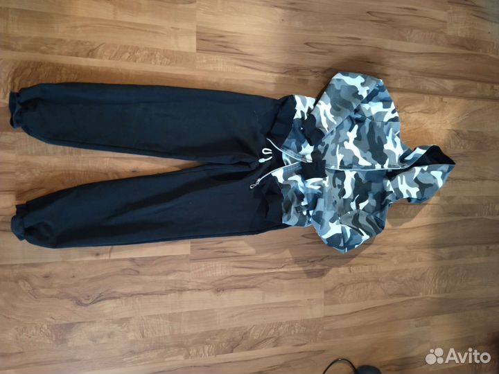 Спортивный костюм 146р