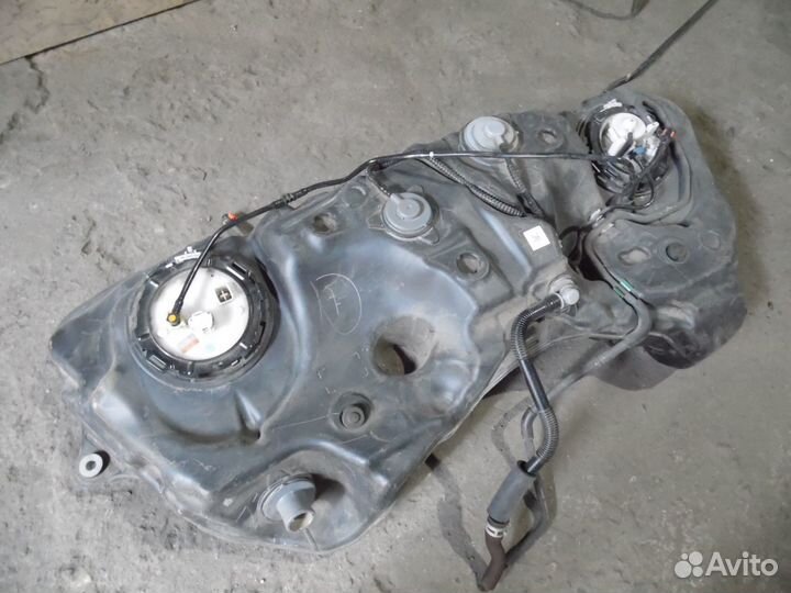 Бензобак Лексус GS IS RC