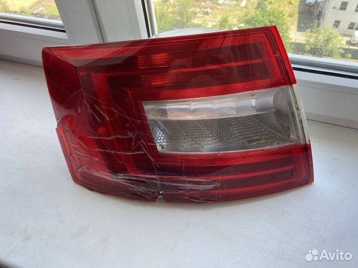 Задний левый фонарь Skoda Octavia A7